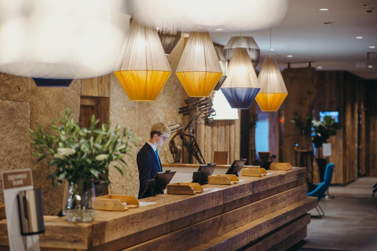 Platinum Mountain Hotel&Spa Шклярска Поремба Екстериор снимка Reception desk at the hotel