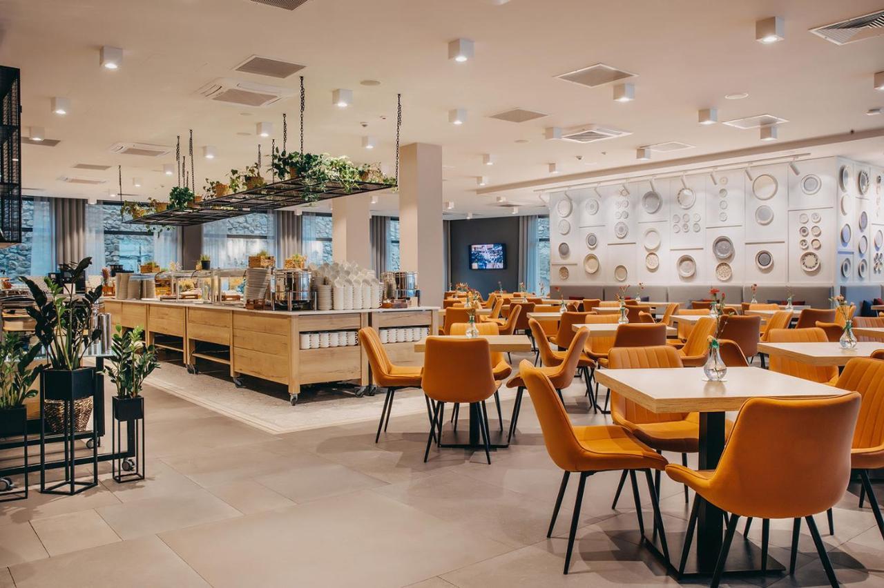 Platinum Mountain Hotel&Spa Шклярска Поремба Екстериор снимка The lounge at London Heathrow Airport